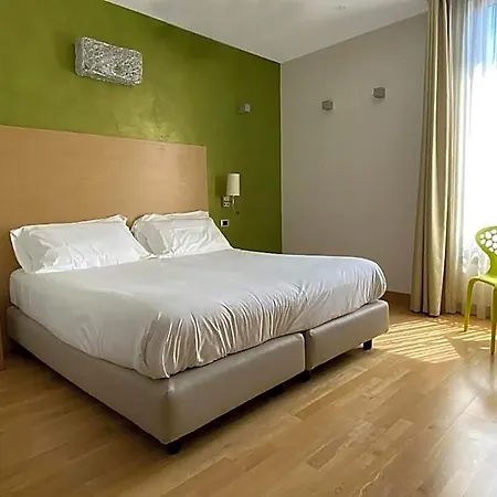 מלון Atlantic Park 4*
